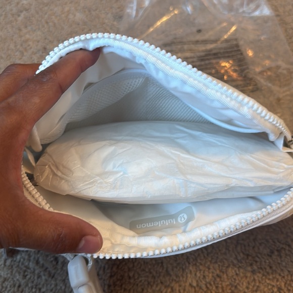 Lululemon - Picture 13 of 17